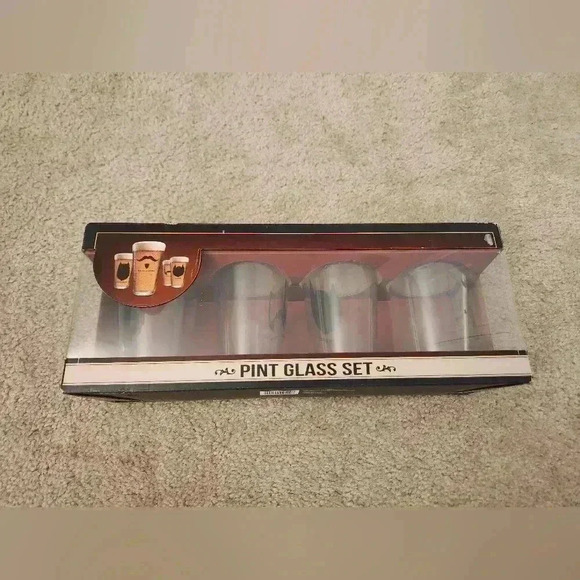 Buxton Mustache 16 oz Pint Glasses - Set of 4 NIB - Picture 1 of 3